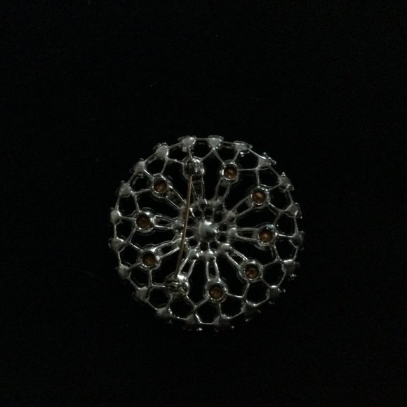 Big round pin brooch 5cm diameter - Picture 2 of 3